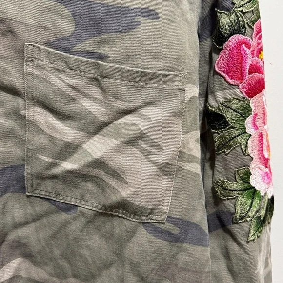 Rails Marcel Embroidered Camo Shirt Women’s XS - Picture 4 of 6